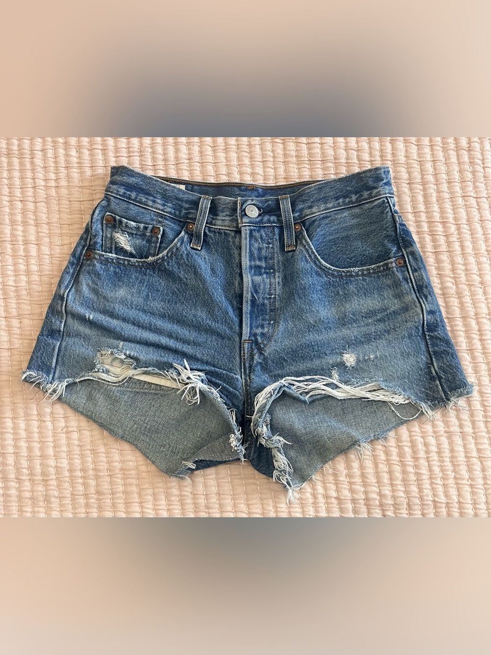 Levi's 501 High Rise Button Fly Distressed Cutoff Denim Shorts size 25 0 / 1